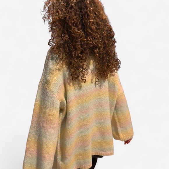 Medium Pastel rainbow oversized sweater - Picture 5 of 5
